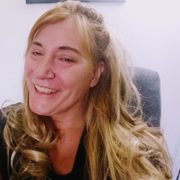 Meet your Posher, Jessica aka Jessa - Picture 3 of 7